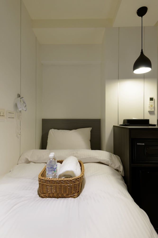 undefined Poshpacker Hotel 5