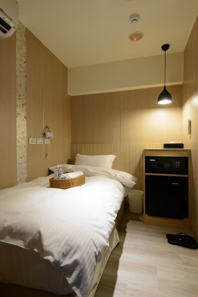 undefined Poshpacker Hotel 4