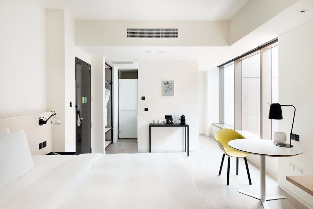 amba Taipei SongShan MEDIUM KING ROOM 4