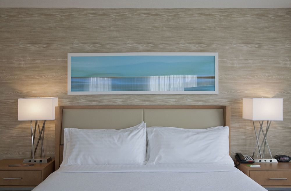 Holiday Inn Washington-Central/White House by IHG Standard Room, 1 King Bed, Accessible (Communications, Roll-In Shower)