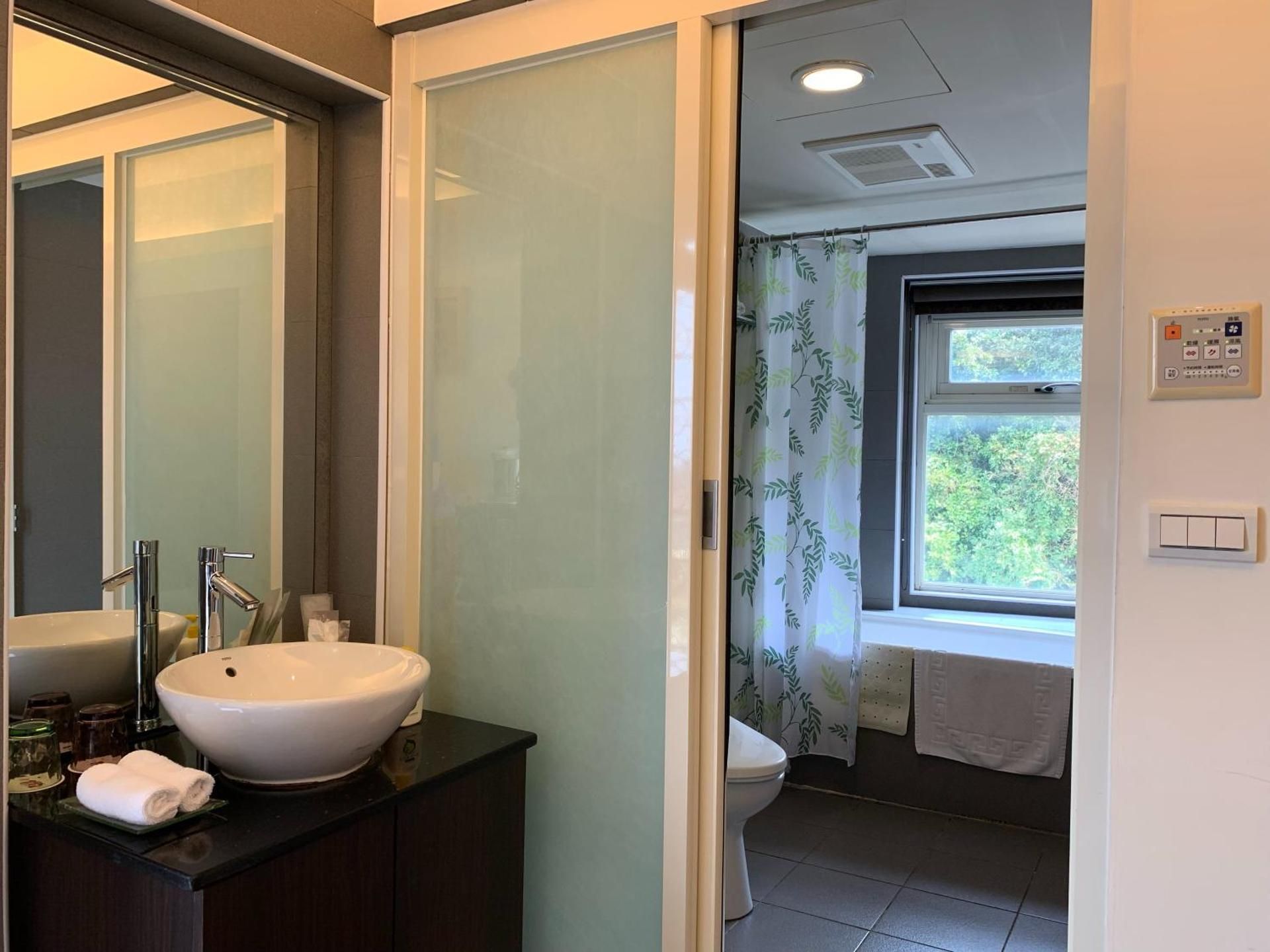 undefined Chiu Chunt Dint 9