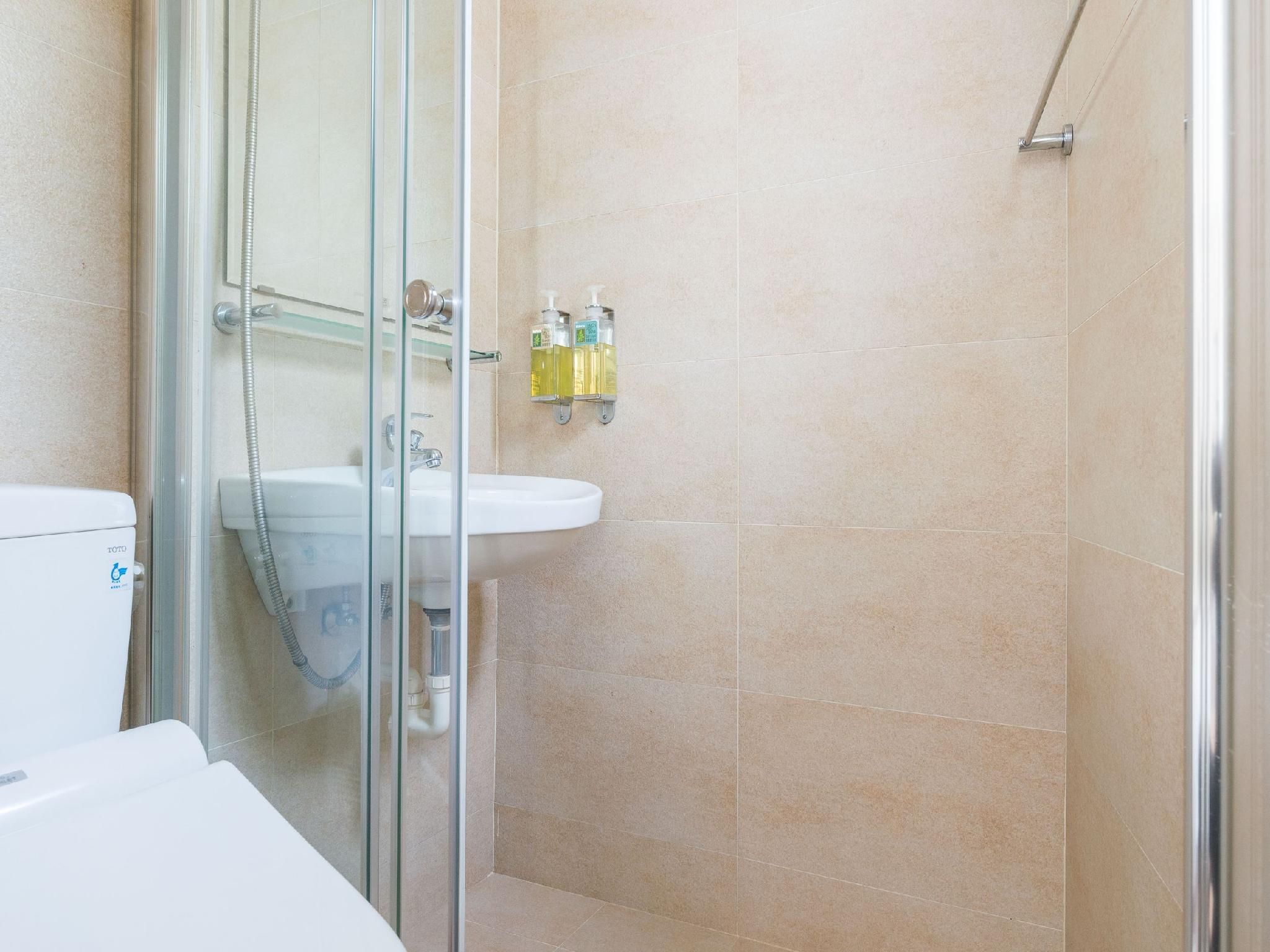 Standard Twin (2 Beds)