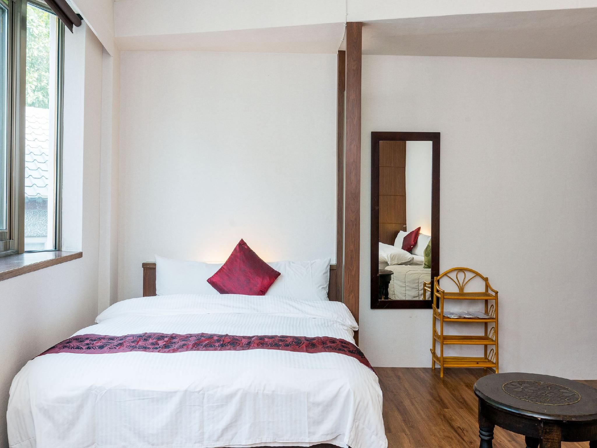 Standard Twin (2 Beds)