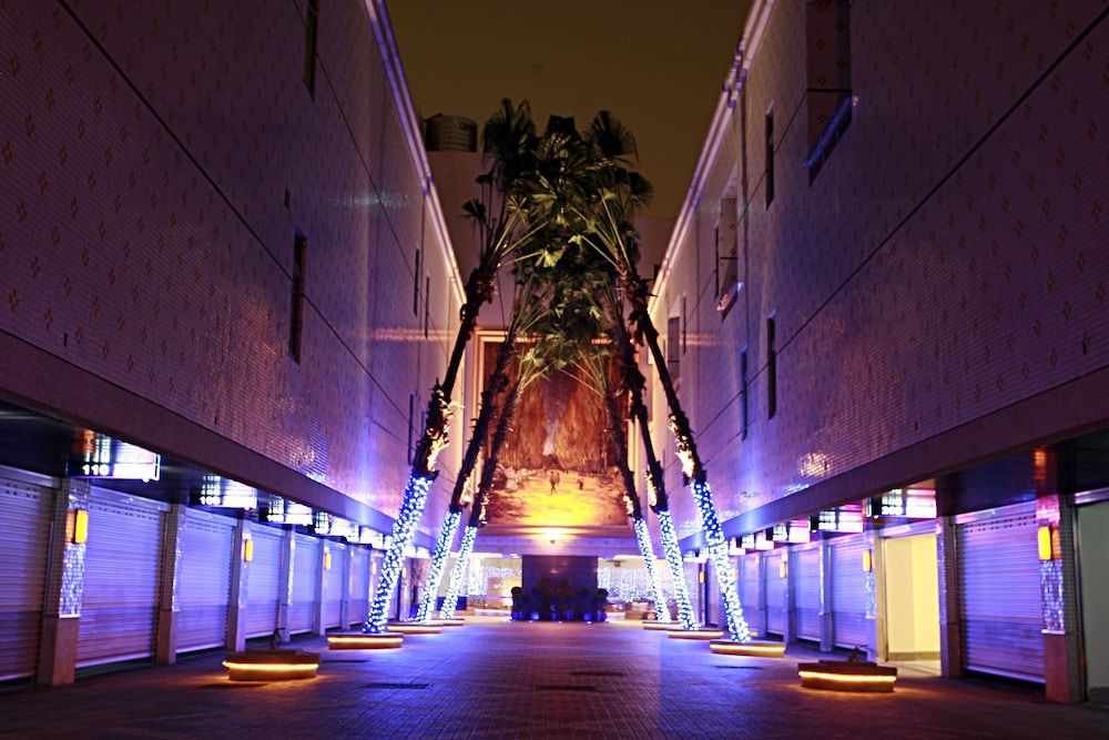 undefined Yes Motel City Resort Paradise 7