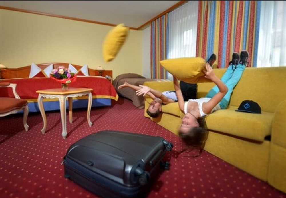 Luitpoldpark Hotel Family Room (4 Persons) 2