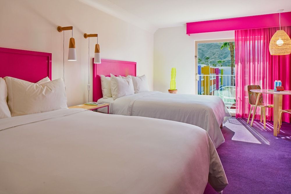 The Saguaro Palm Springs Room, 2 Queen Beds, Accessible, Poolside 2