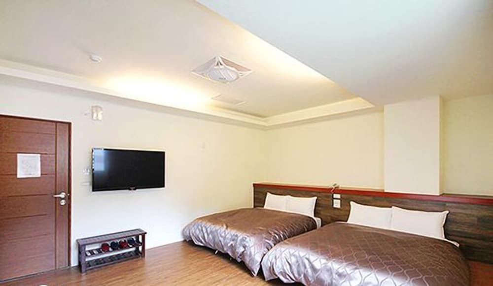 Shangti Basic Quadruple Room 2