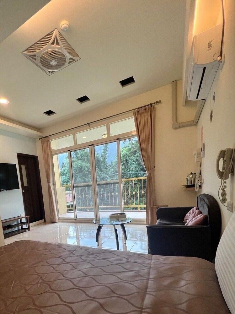 Shangti Senior Double Room 6