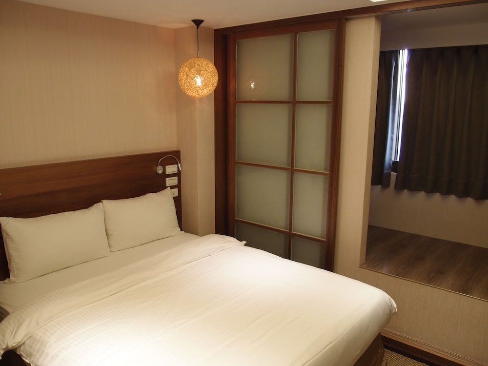 Bayman Hotel Deluxe Double Room 3