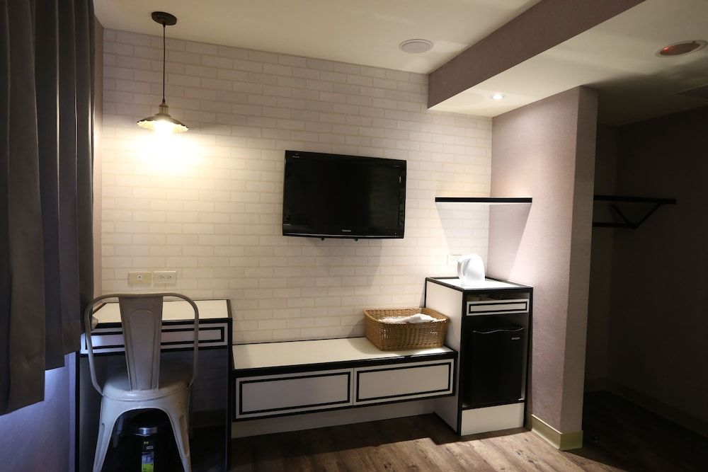 Central Hotel Standard Double Room 9