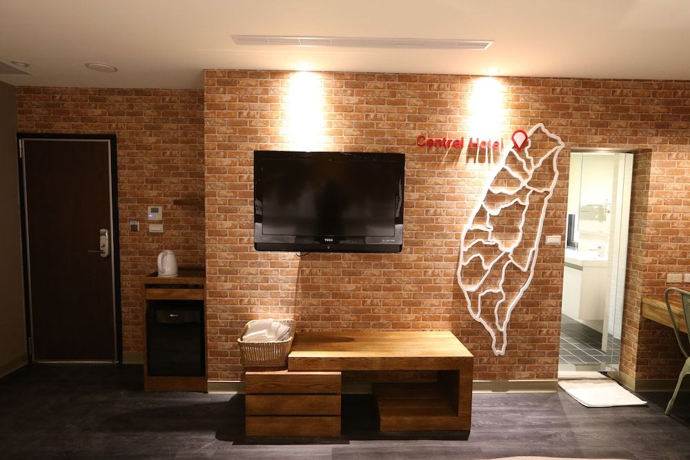 Central Hotel Standard Quadruple Room 4