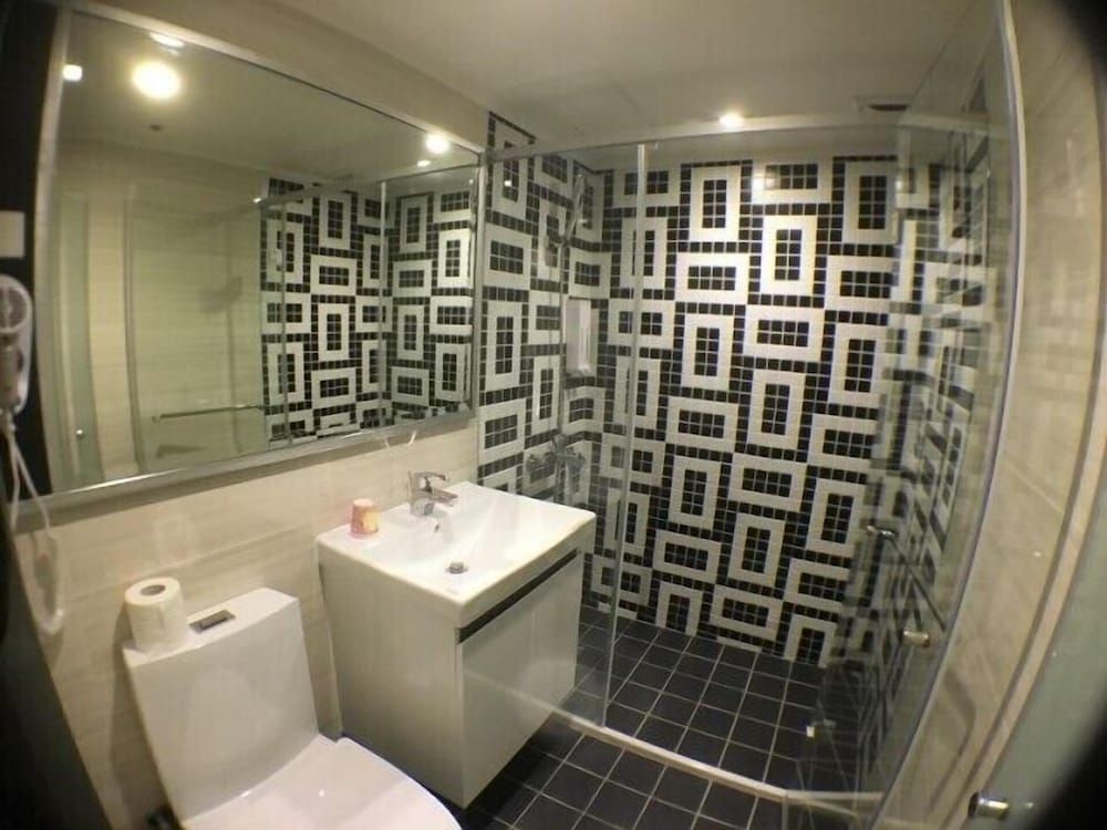 Central Hotel Standard Double Room 7