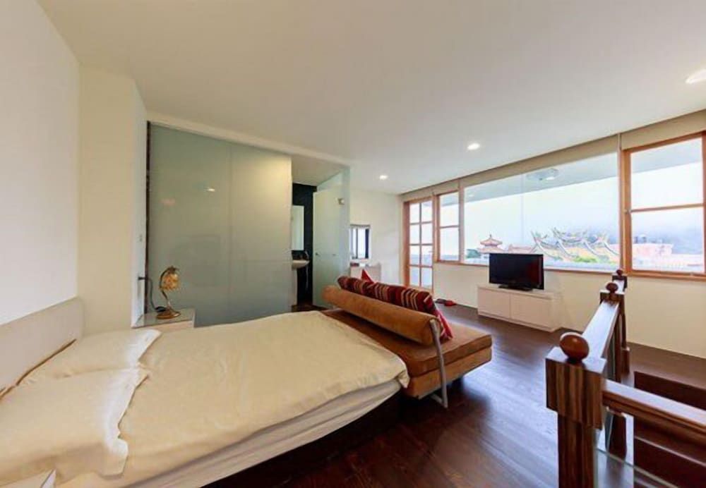 undefined Light Dew Bed and Breakfast 2