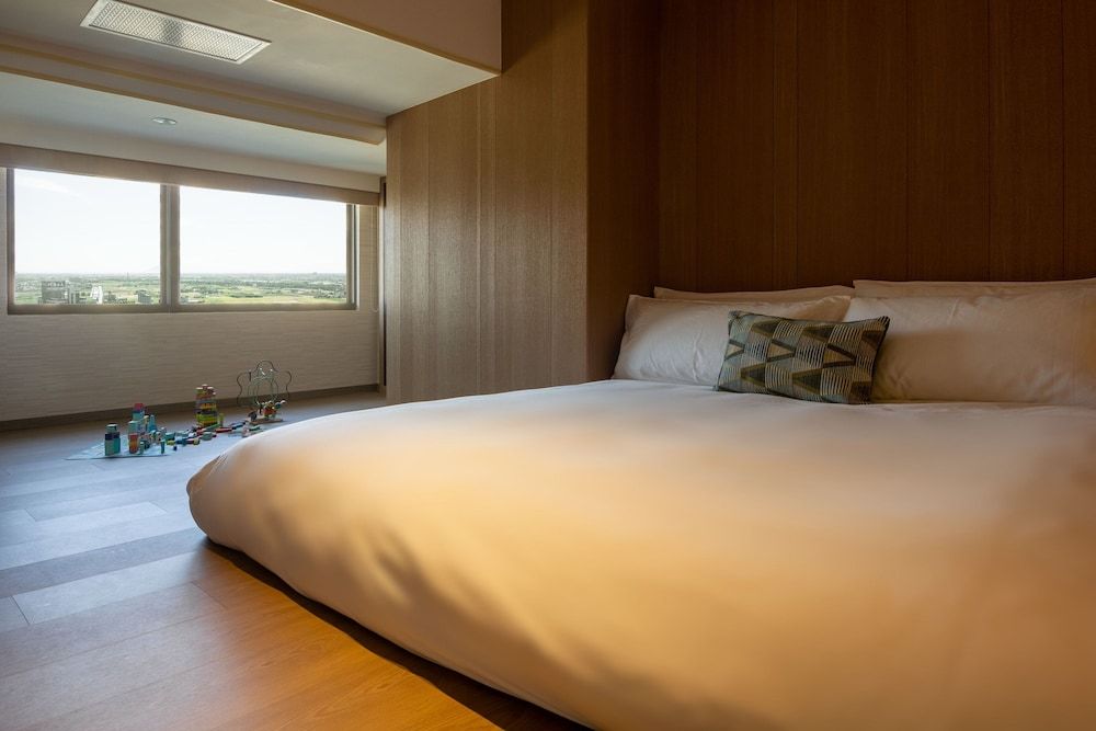 Kilin Hotel, JiaoXi Deluxe Quadruple Room 2