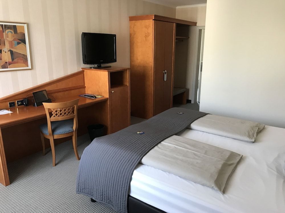 Schlosshotel Bad Wilhelmshöhe Classic Double Room 2