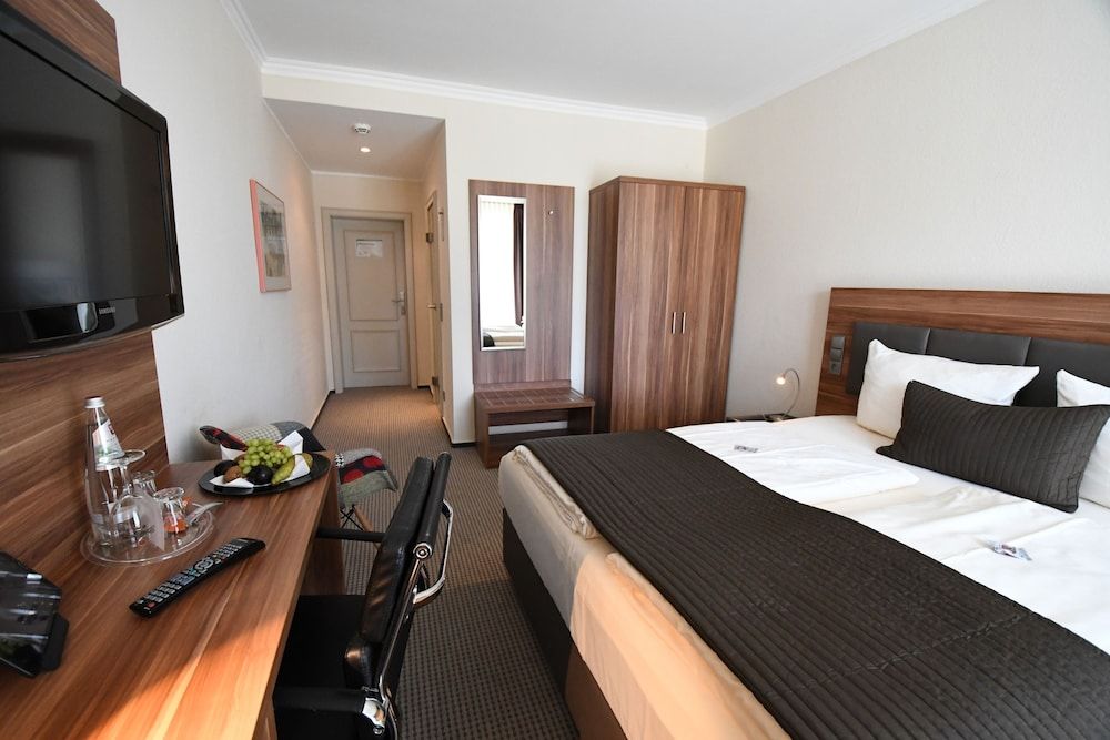 Schlosshotel Bad Wilhelmshöhe Comfort Double Room 2