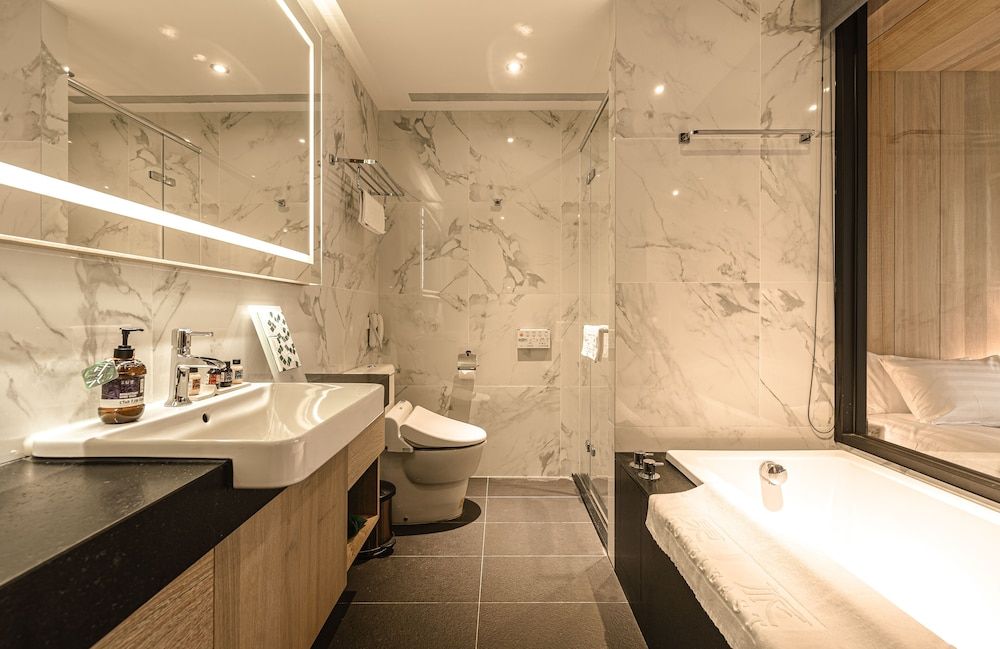 Hotel East Taipei Superior Double or Twin Room, Bathtub 10