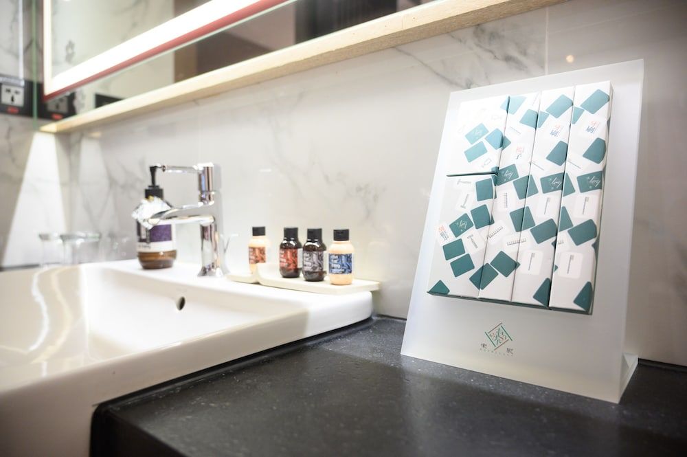 Hotel East Taipei Superior Double or Twin Room, Bathtub 11