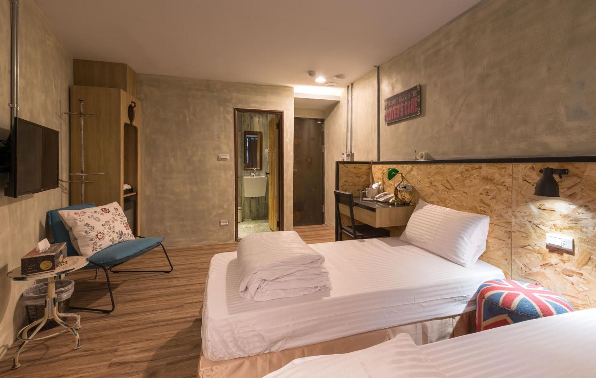 Deluxe Twin Room with Bathroom