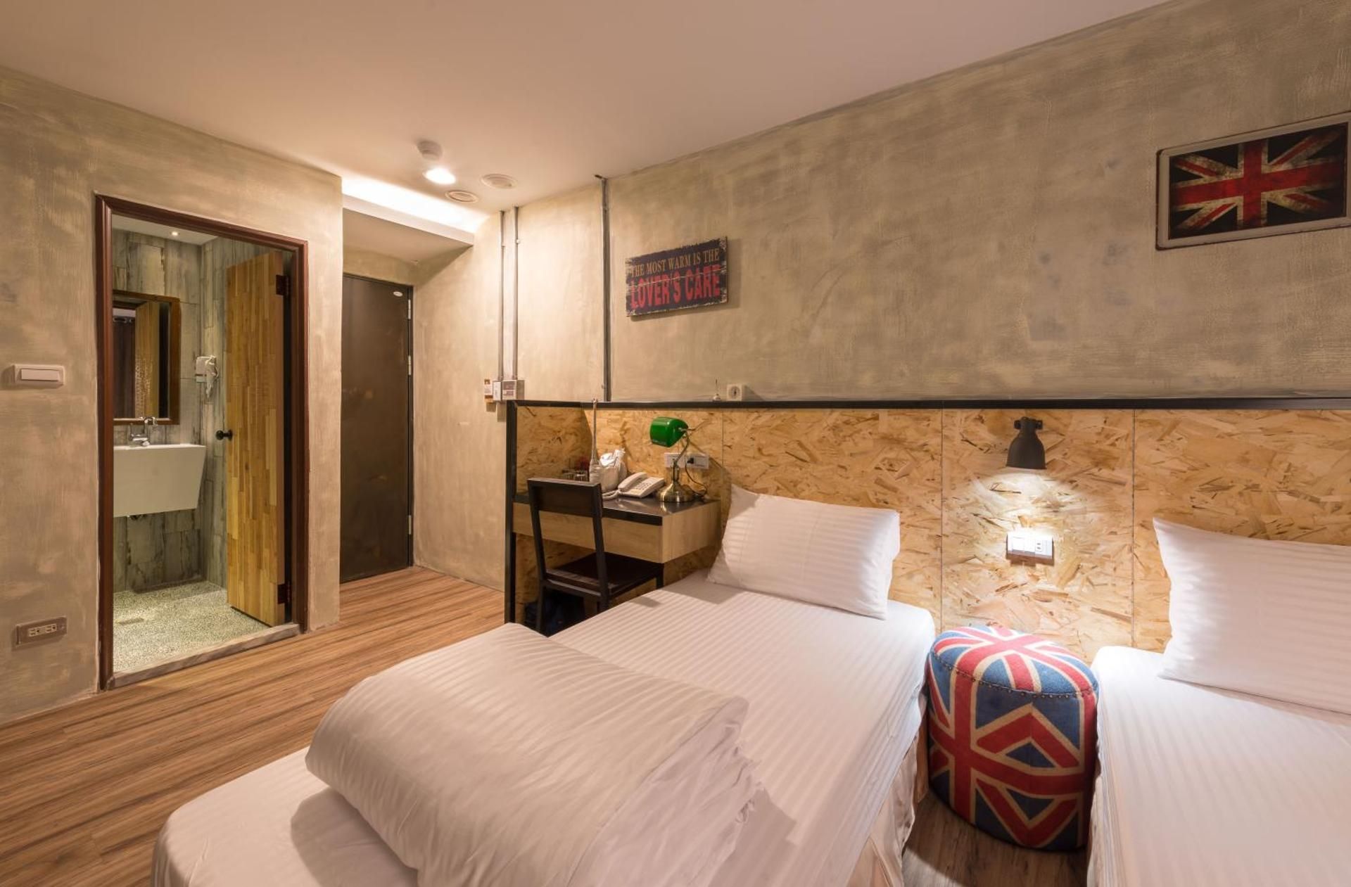 Deluxe Twin Room with Bathroom