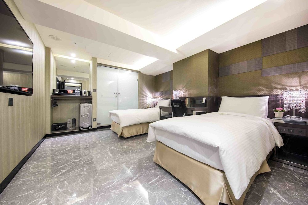 undefined Hotel I Journey 3