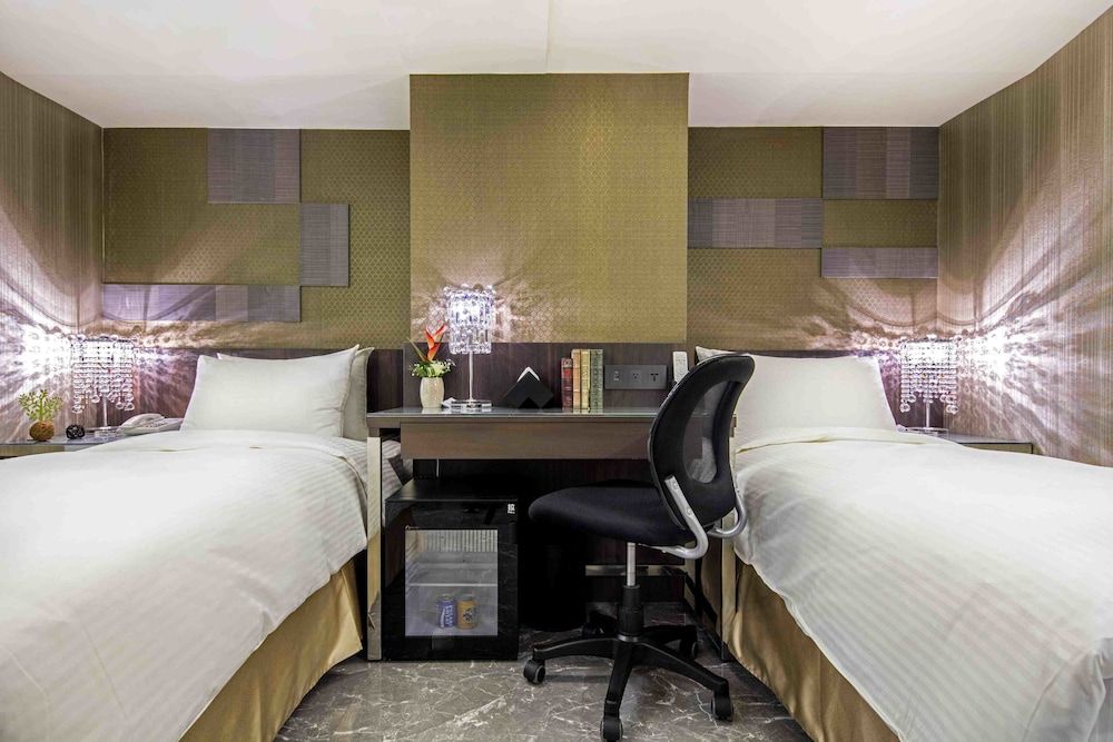 undefined Hotel I Journey 2