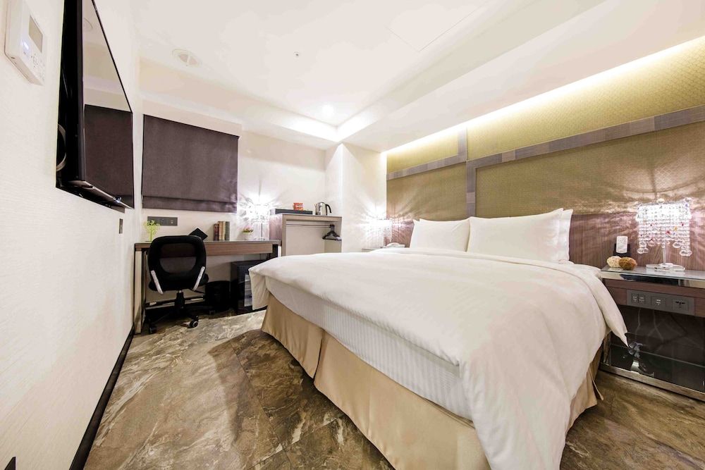 undefined Hotel I Journey 4