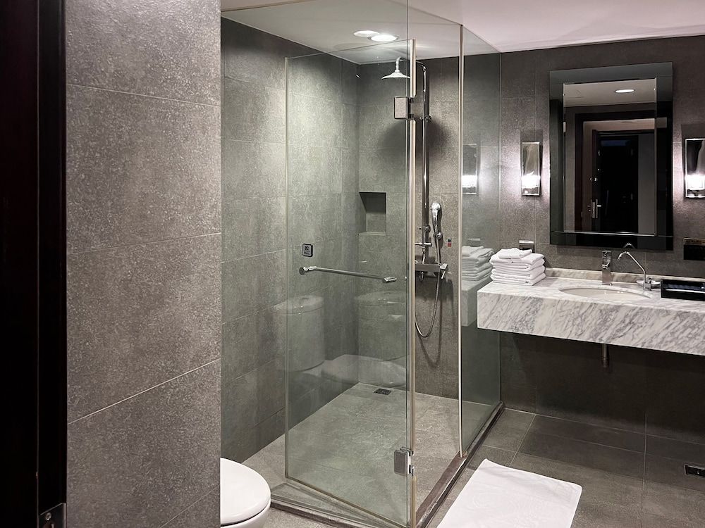 Talmud Hotel Kaohsiung LoveRiver Standard Triple Room 4