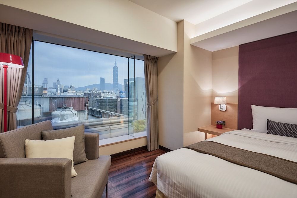 undefined Eastin Taipei Hotel 4