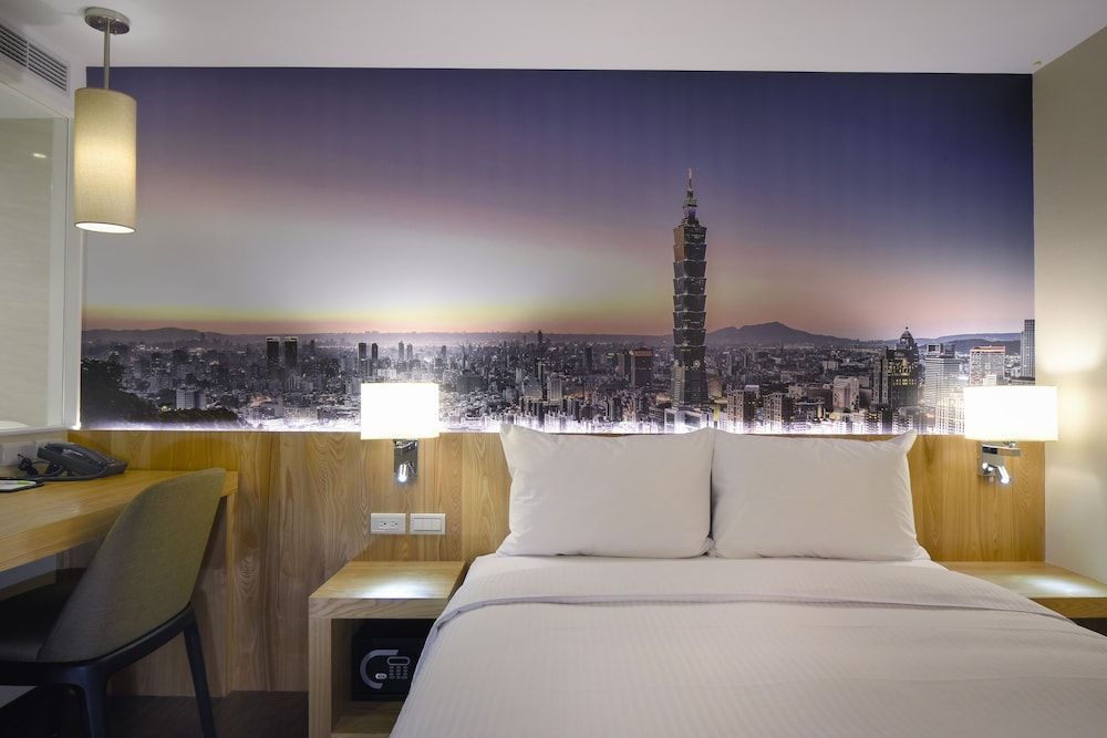 Standard Double Room, No Windows
