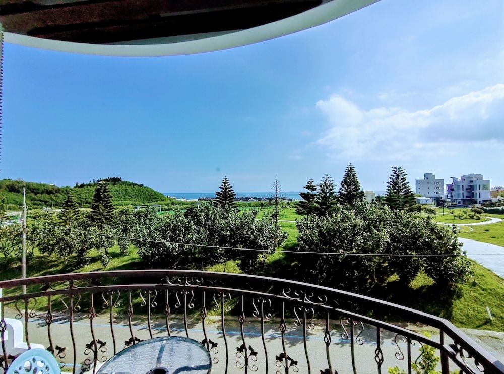 Shell Sand Homestay                                                                        Superior Quadruple Room, Ocean View 32