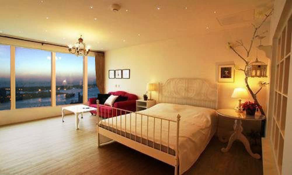 85 Cape Suites Double Room, Sea View 10