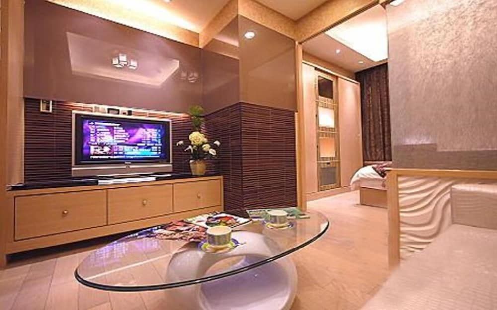 85 Cape Suites Standard Double Room 14