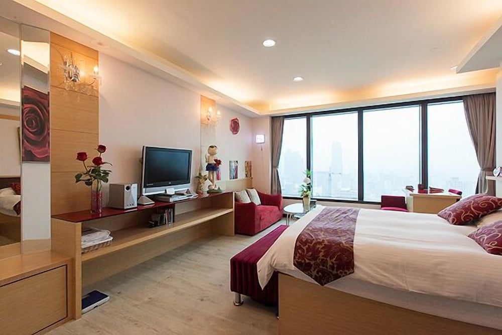85 Cape Suites Double Room (with Street View) 9