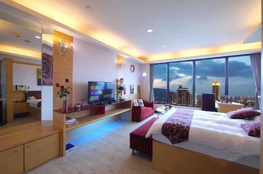 85 Cape Suites Double Room (with Street View) 12
