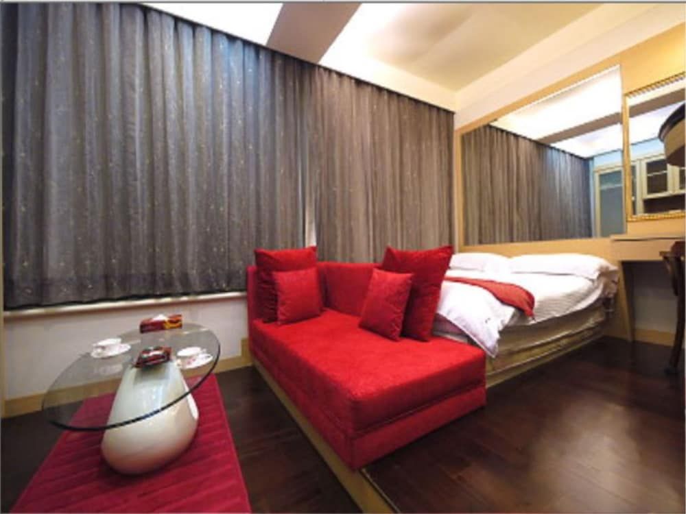 85 Cape Suites Standard Double Room 2