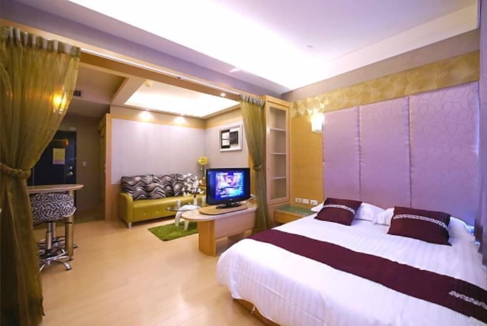 85 Cape Suites Double Room (with Street View) 8