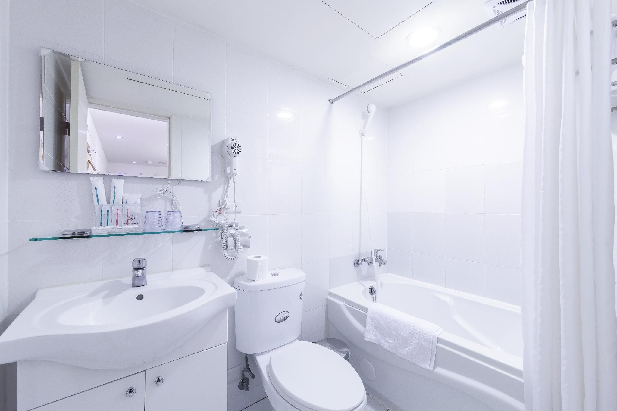 Green World Linsen Standard Twin Room without Window 3