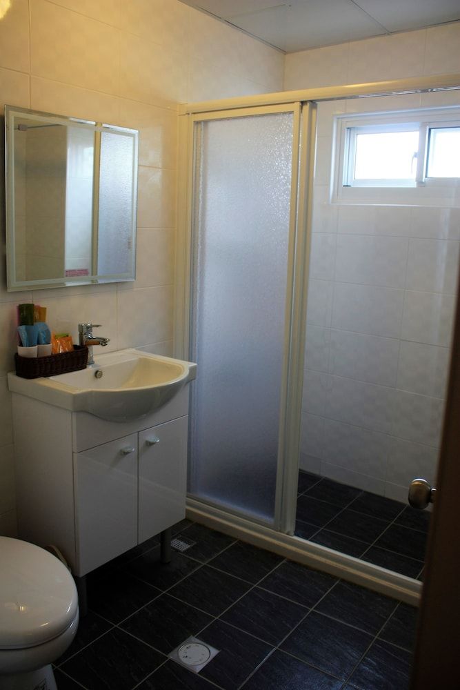 Prince To Travel Hotel Standard Quadruple Room, 2 Double Beds 5