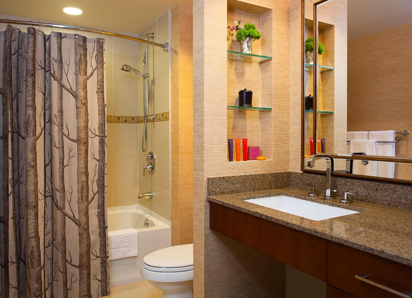 1 Queen Studio Suite