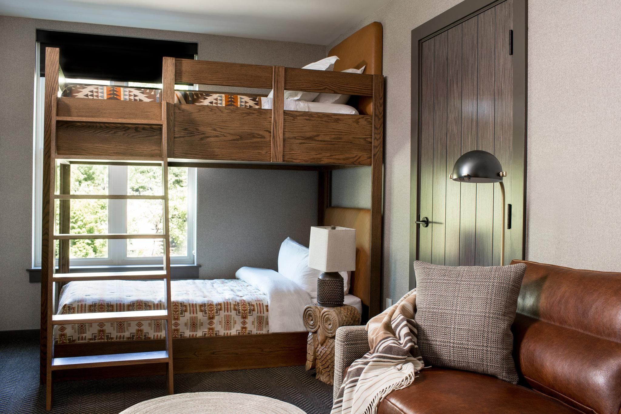 Bunkalow Suite