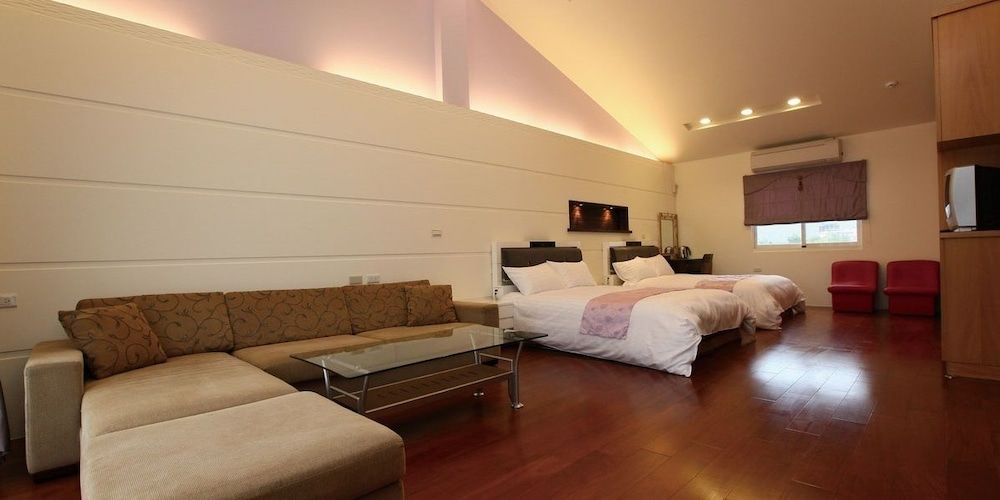 DeepDitch B&B Standard Quadruple Room 8