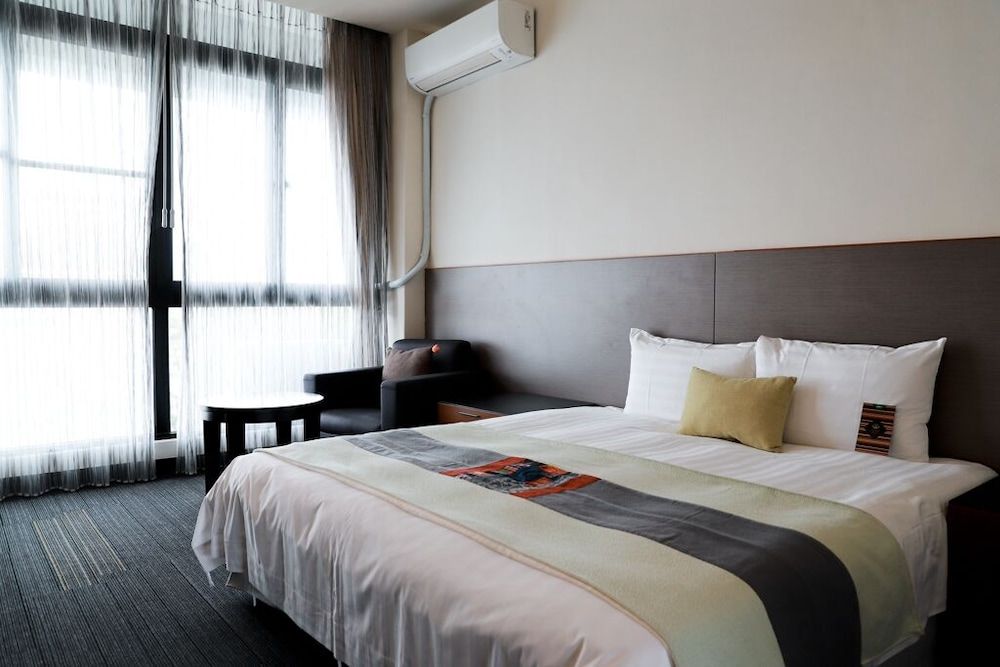 Double Room, 1 Queen Bed