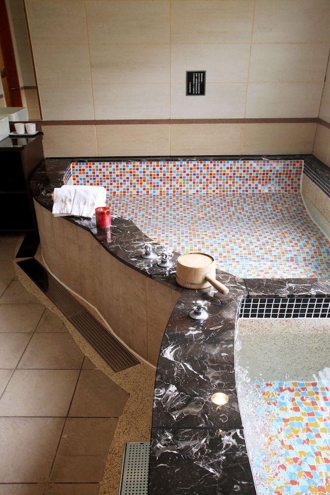 Deep Soaking Bathtub