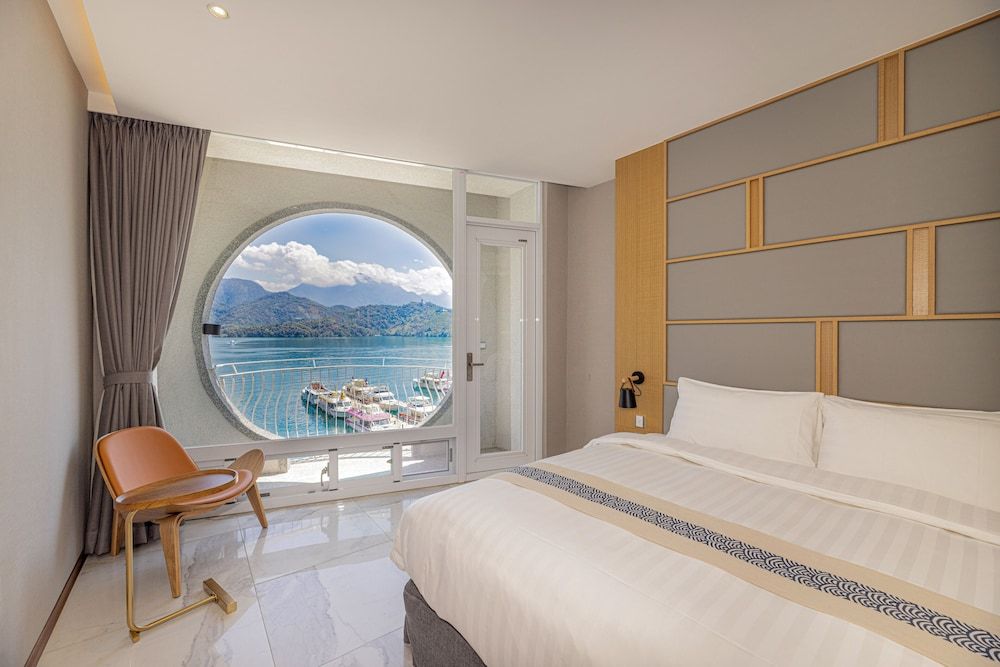 Deluxe Double Room, Lake View