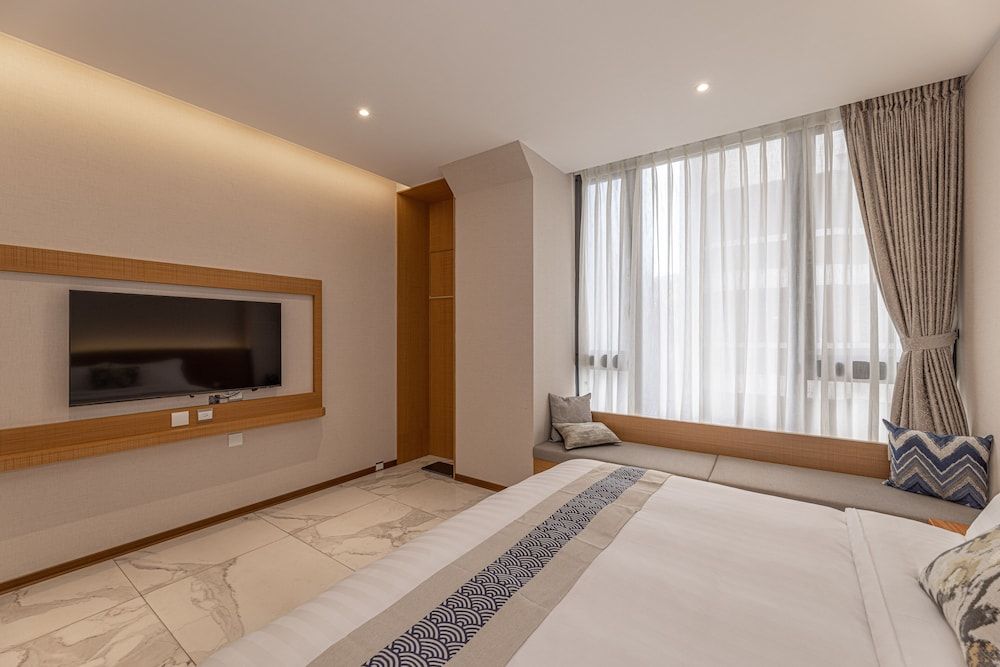 Sun Moon Lake Apollo Resort Hotel Double Room with City View