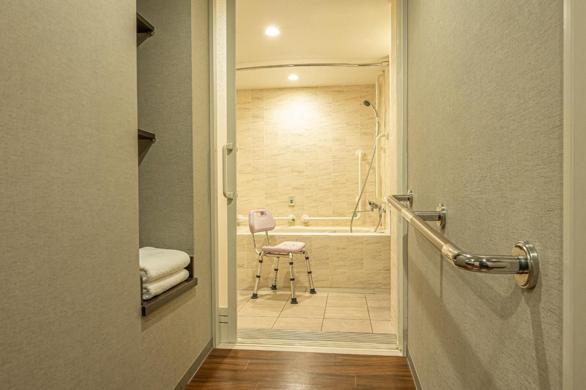 2 Single Standard Accessible