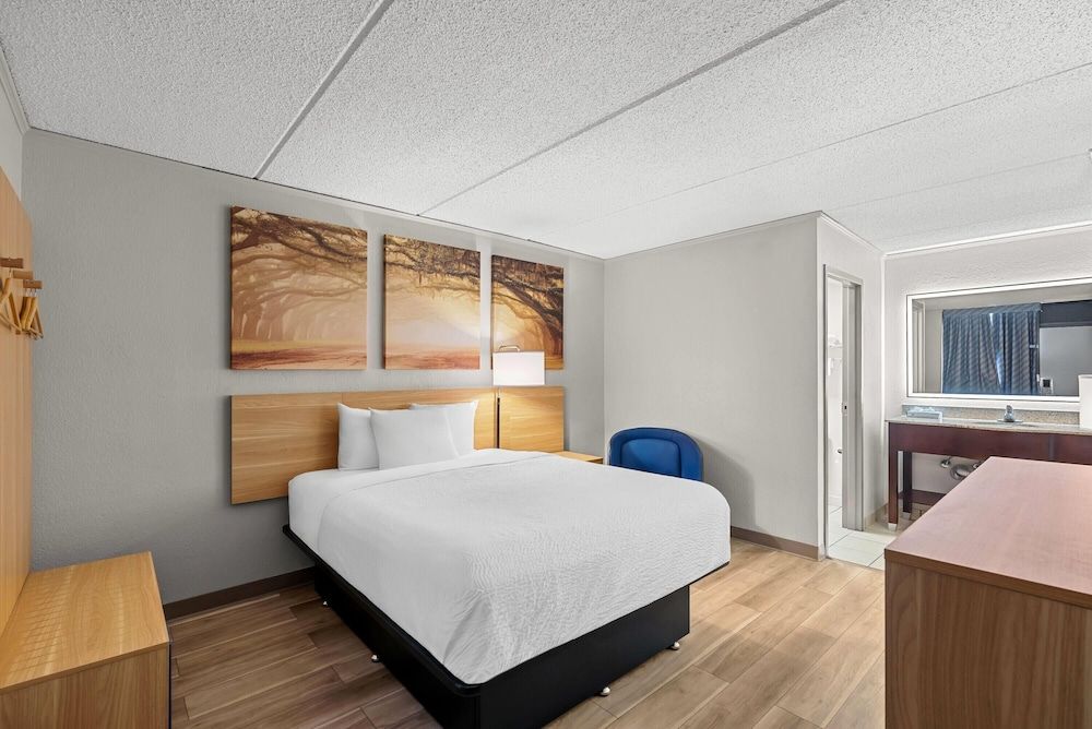 Room, 1 Queen Bed, Non Smoking