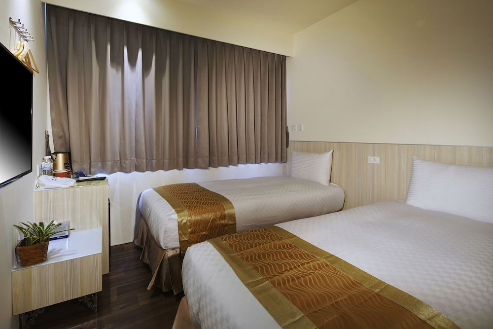 M Hotel Economy Double Room 2