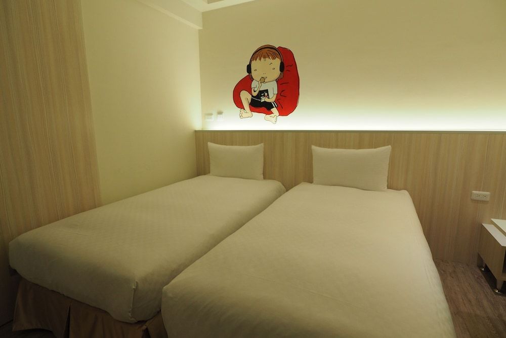 M Hotel Business Room, No Windows 2